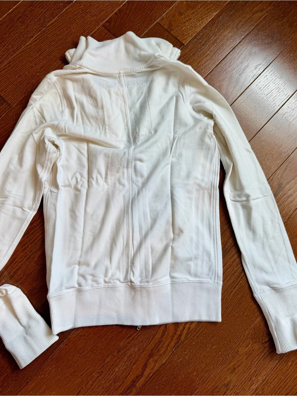 Women’s White Abercrombie & Fitch Full Zip Hoodie w/ Pockets. Size Medium.